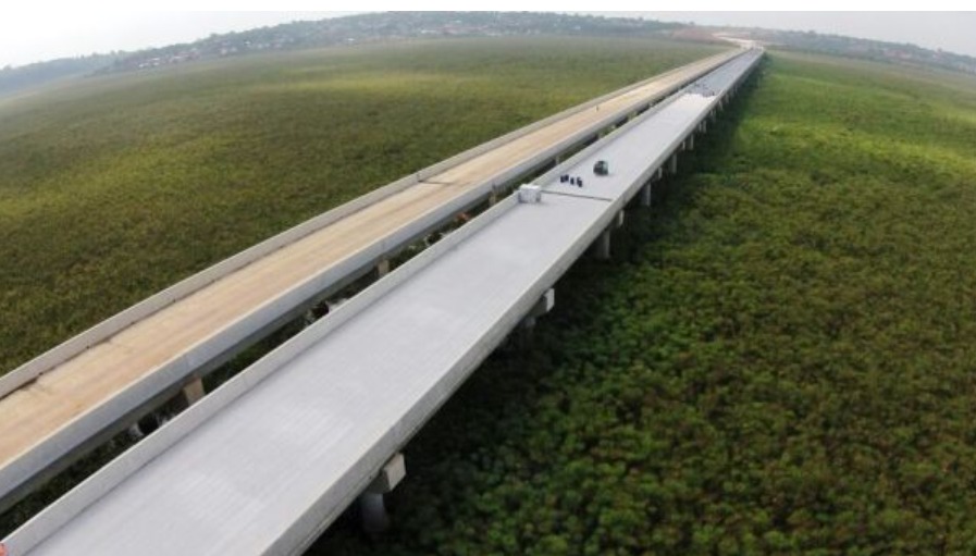 (KE) Kampala-Entebbe express highway image 2
